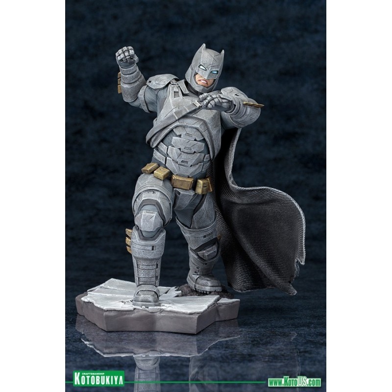 BATMAN V SUPERMAN BATMAN - STATUA